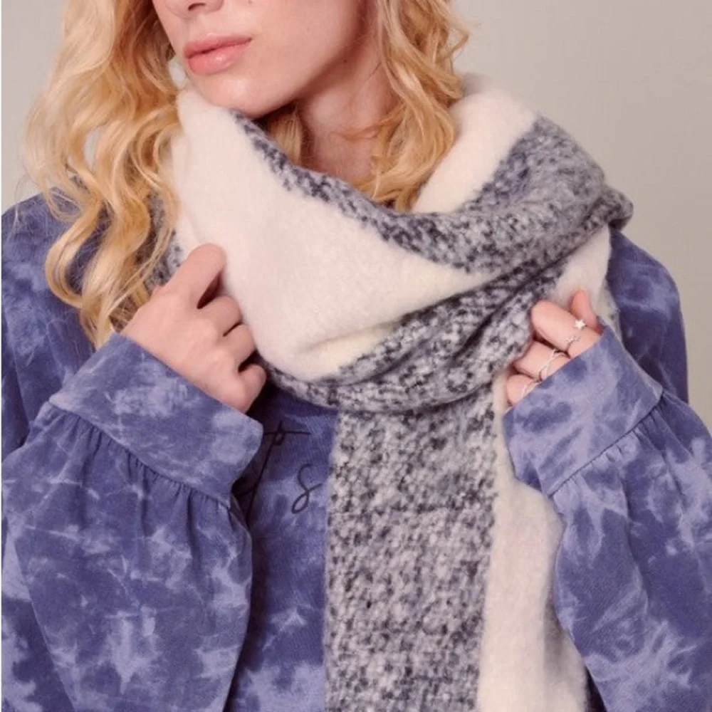 Striped Fringed Soft Scarf - Picture 1 of 7